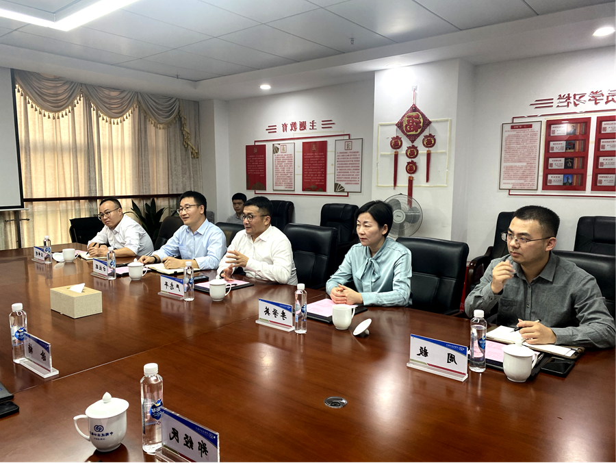 进出口银行江西省分行副行长庞淑钦会见德兴市常务副市长严志平一行_fororder_52