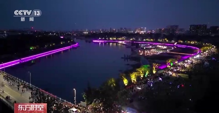 多景区热度不减 文旅消费场景带来别样游玩新体验