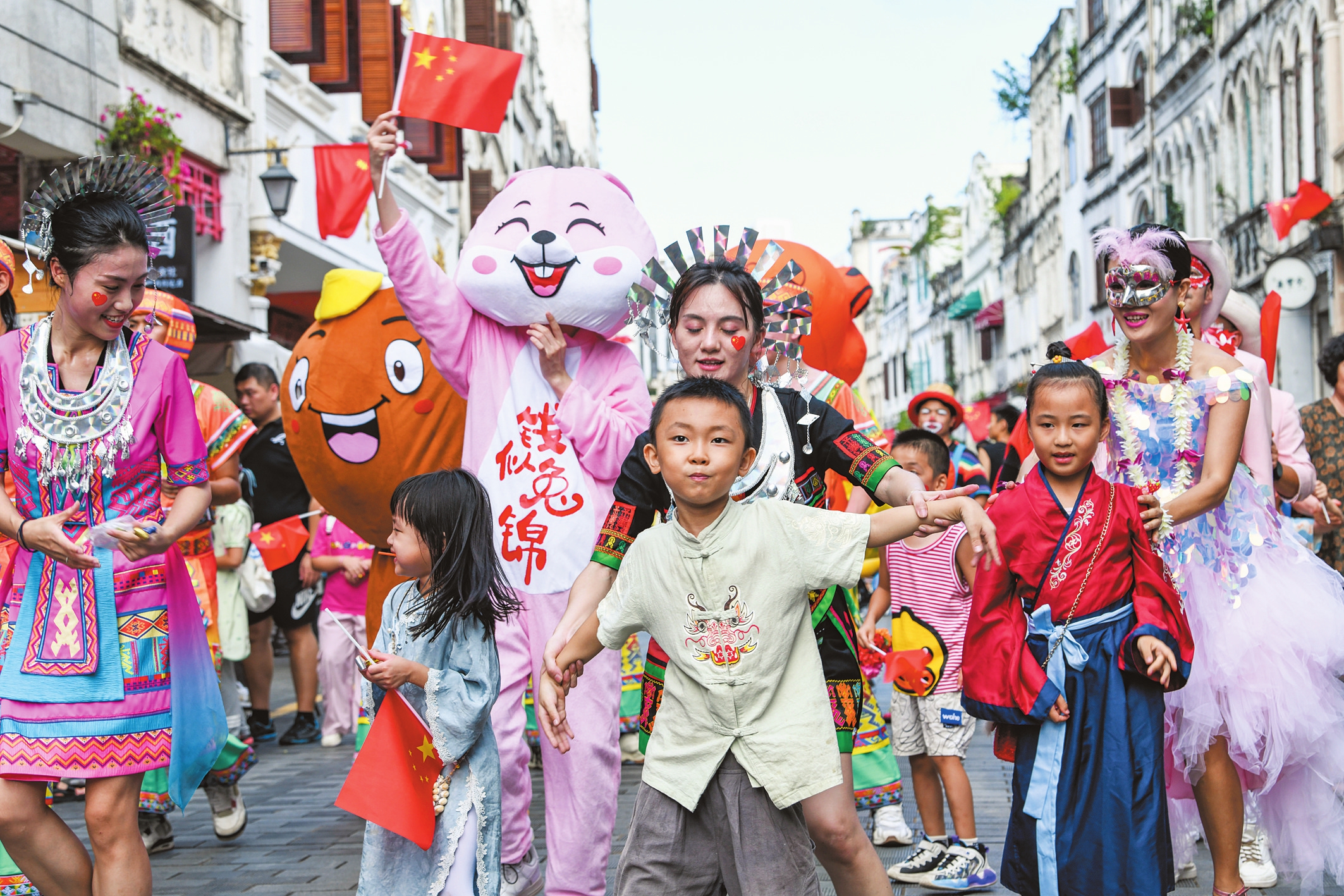 “超级黄金周”海口揽客98.82万人次 旅游总收入13.03亿元_fororder_1
