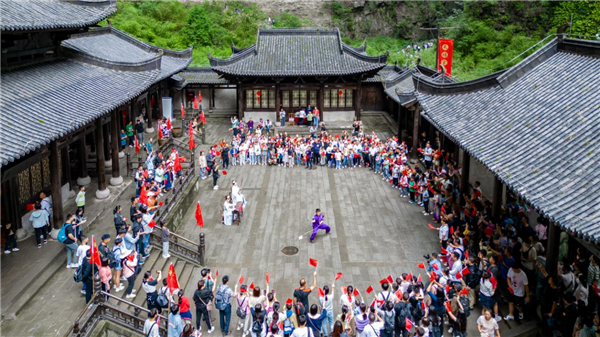 2023年中秋国庆假期重庆武隆接待游客141.92万人次_fororder_图片1