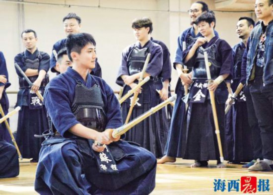 【台海 主推】【滚动新闻】（台青纷纷"登陆"来厦"分蛋糕"）大陆培训市场潜力大 台青纷纷"登陆"来厦"分蛋糕"