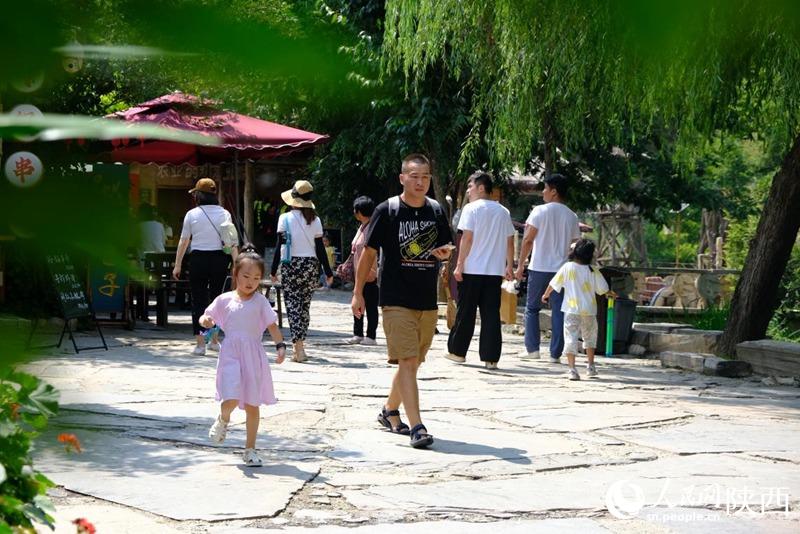 陕西朱家湾：做好“山水文章” 打造康养胜地