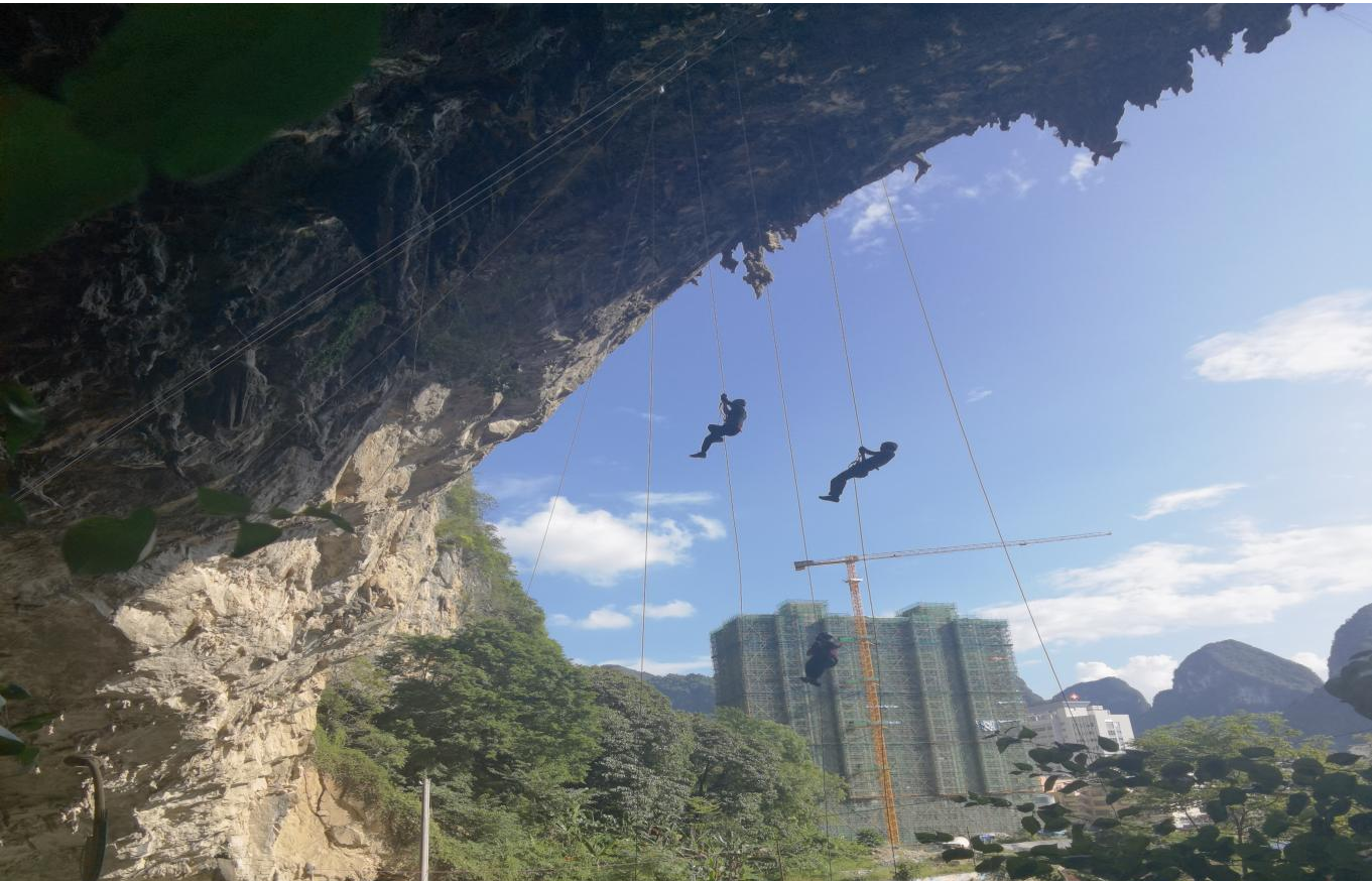 广西凤山：做足地质探游文章 “双节”旅游消费创新高_fororder_图片3
