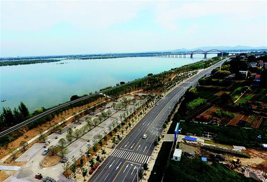 “襄马”赛道变身绿色长廊