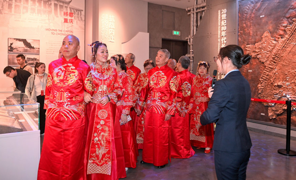 重庆：100对夫妇齐聚金婚盛典 重温幸福时刻_fororder_微信图片_20231107142916