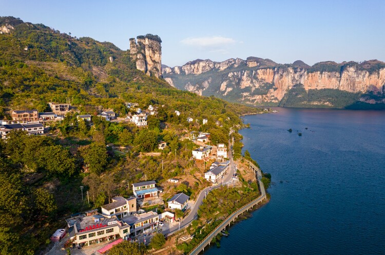 贵州黔西：山水苗乡秋色美