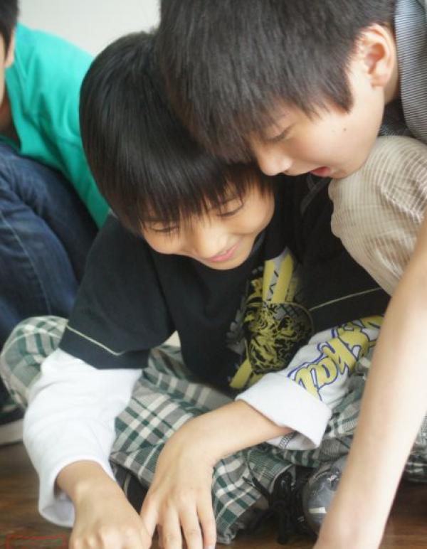 TFboys王俊凯15岁生日 海量童年照回顾成长史