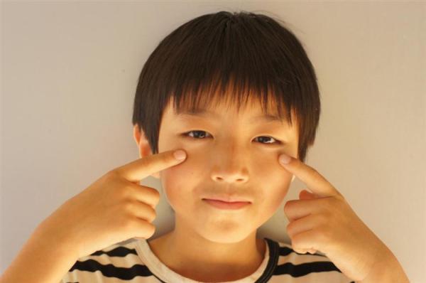 TFboys王俊凯15岁生日 海量童年照回顾成长史