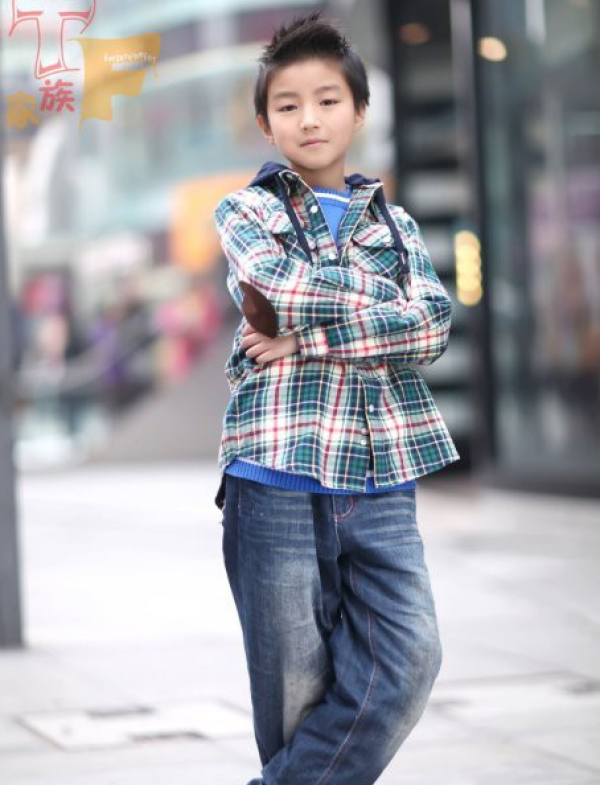 TFboys王俊凯15岁生日 海量童年照回顾成长史