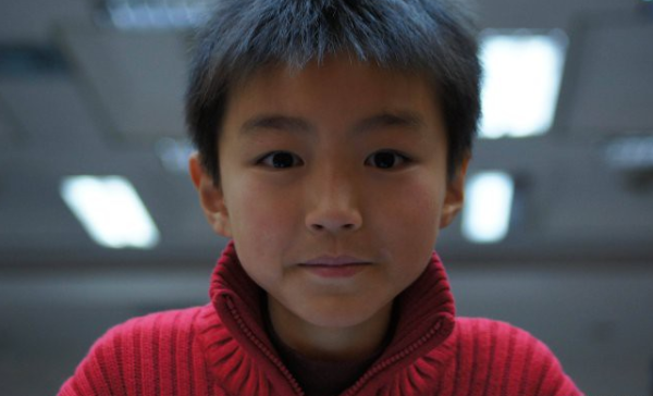 TFboys王俊凯15岁生日 海量童年照回顾成长史