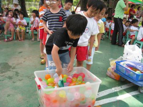 TFboys王俊凯15岁生日 海量童年照回顾成长史