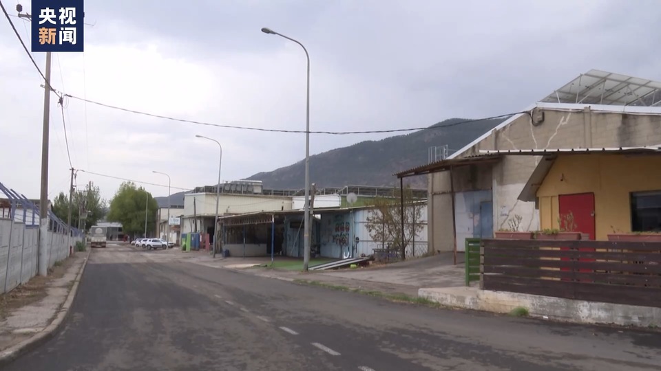 总台记者探访丨黎以临时边界交火持续 小城街道空荡少行人