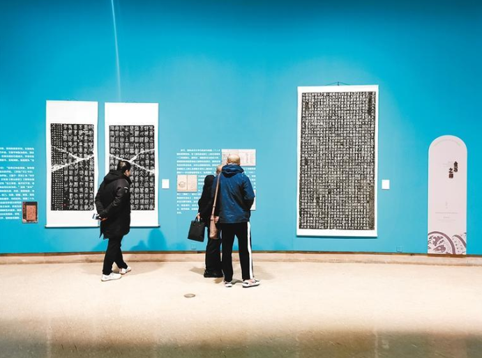 100余件珍贵展品汇出“图像艺术史”_fororder_微信图片_20231113104059