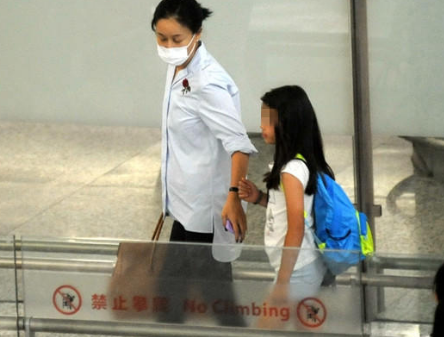 那英结戒指被掳走 拿着麦克说“戒指还我”慌张到唱征服忘词