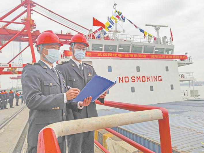 湖北再添一条货物“出海”通道 阳逻港开通到越南凯莱港新航线_fororder_ada8d233-4e4a-4111-b37b-5d32fb01187a