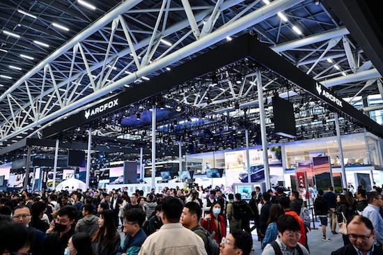 广州车展现家车天花板？极狐汽车阿尔法T5全球首秀引围观_fororder_image016