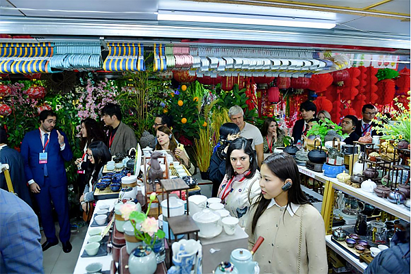 成都金牛区迎来“一带一路”及上合组织国际经贸合作发展圆桌会考察团客人_fororder_未标题-2