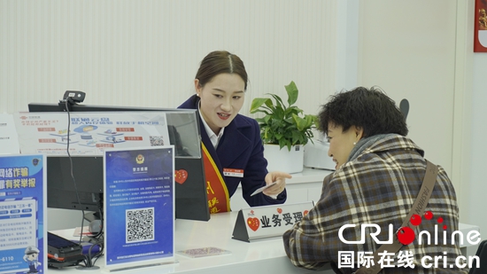 “联通好服务 用心为客户”窗口服务为民承诺活动媒体行在贵阳举行_fororder_联通3