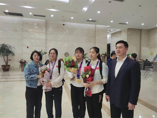 沈阳征战杭州第4届亚残运会的三名女将载誉归来_fororder_0d6769a3d27c4a529d3e0314a8f8038