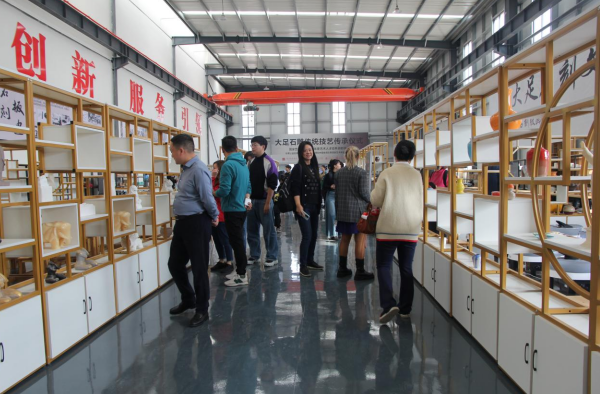 2023欧洲艺术家“艺汇丝路”采风活动走进重庆大足_fororder_微信图片_20231101145636