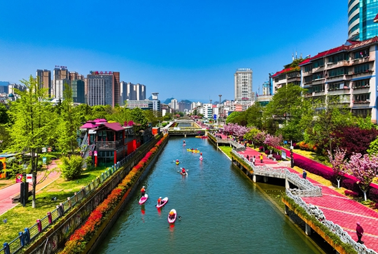 绿水青山变金山银山的生动实践 ——六盘水加强生态文明建设纪实_fororder_b20a9e26110f46a4bcf392e0acf58484