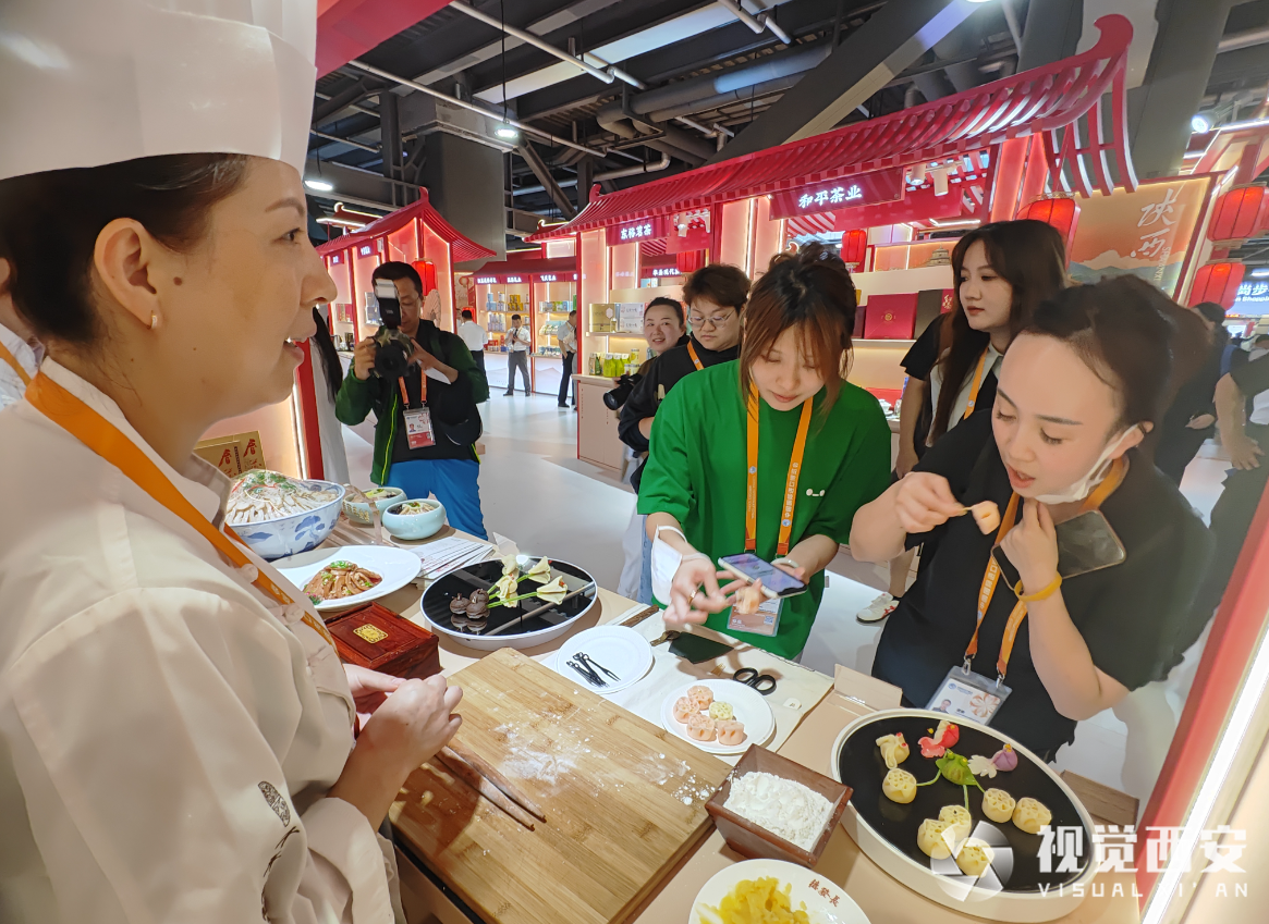 “长安盛世”惊艳进博会