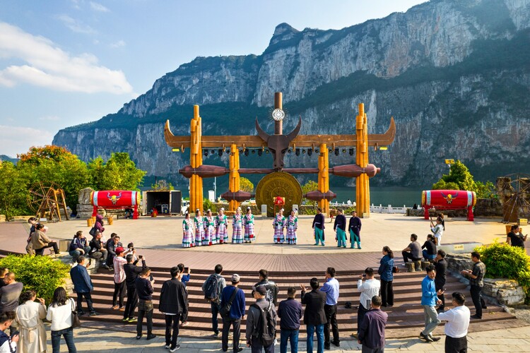 贵州黔西：山水苗乡秋色美