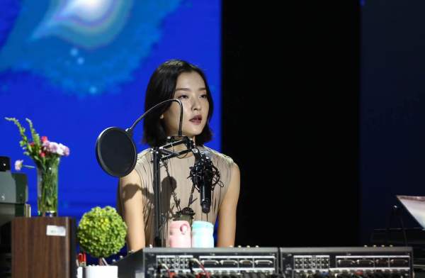 杨洋难忘军艺求学生涯：走到哪都要抬头挺胸