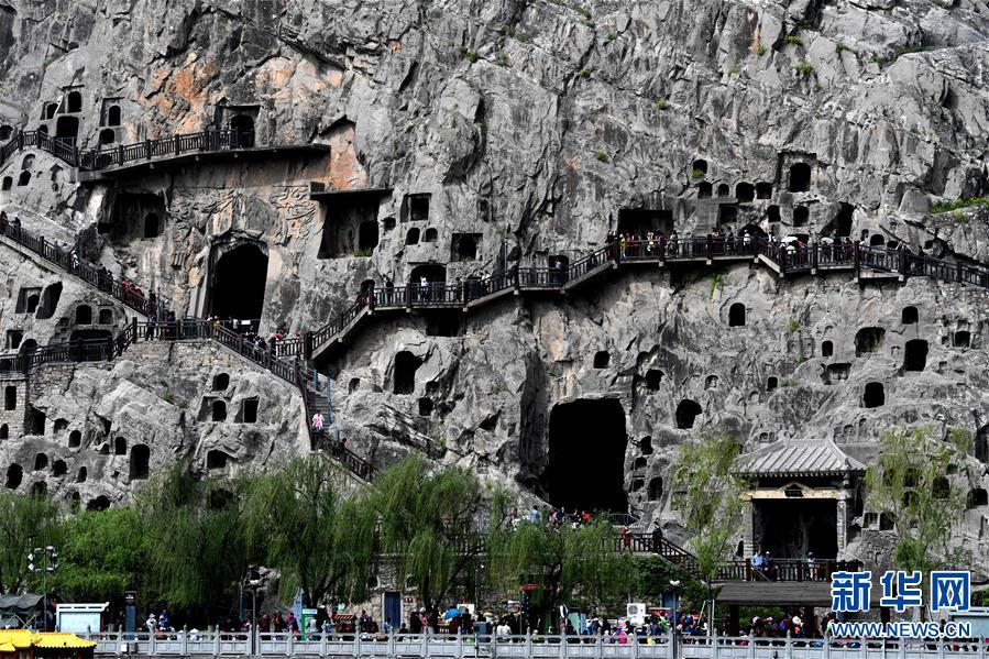 【焦点图-大图】【图说5】洛阳龙门石窟迎来旅游旺季
