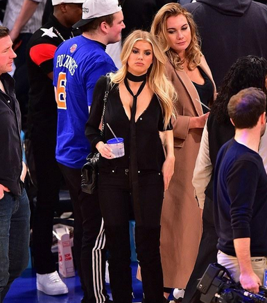 红粉NBA：她是NBA最美观众 露点照被黑客曝光
