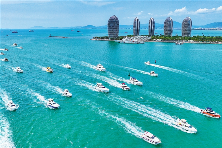 海南全力推动自贸港建设蓬勃兴起_fororder_6104012_hnrbtp3_1703428370130_s