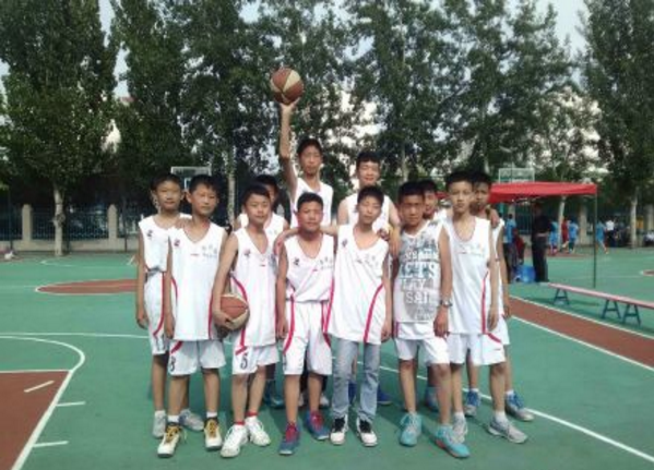 下一个姚明？14岁少年身高已达216