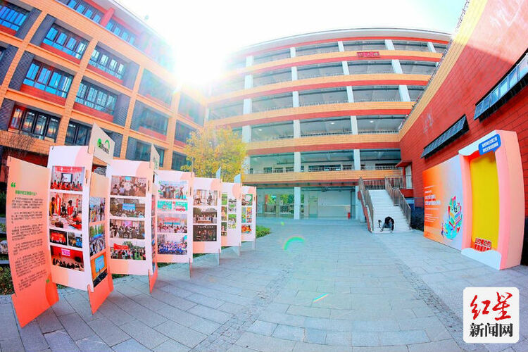 （转载）传递文明新风尚文明城市创建成果展走进校园