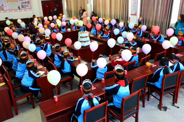 江西泰和县：学生过集体生日喜迎元旦_fororder_22