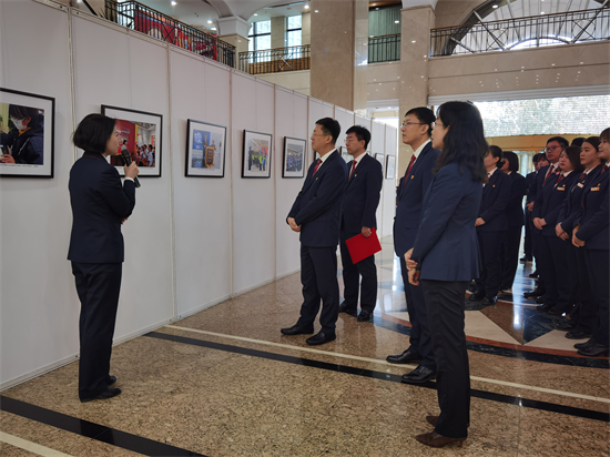 工商银行沈阳分行举办“雷锋在工行、工行爱雷锋” 专题图片巡展_fororder_雷锋家兔