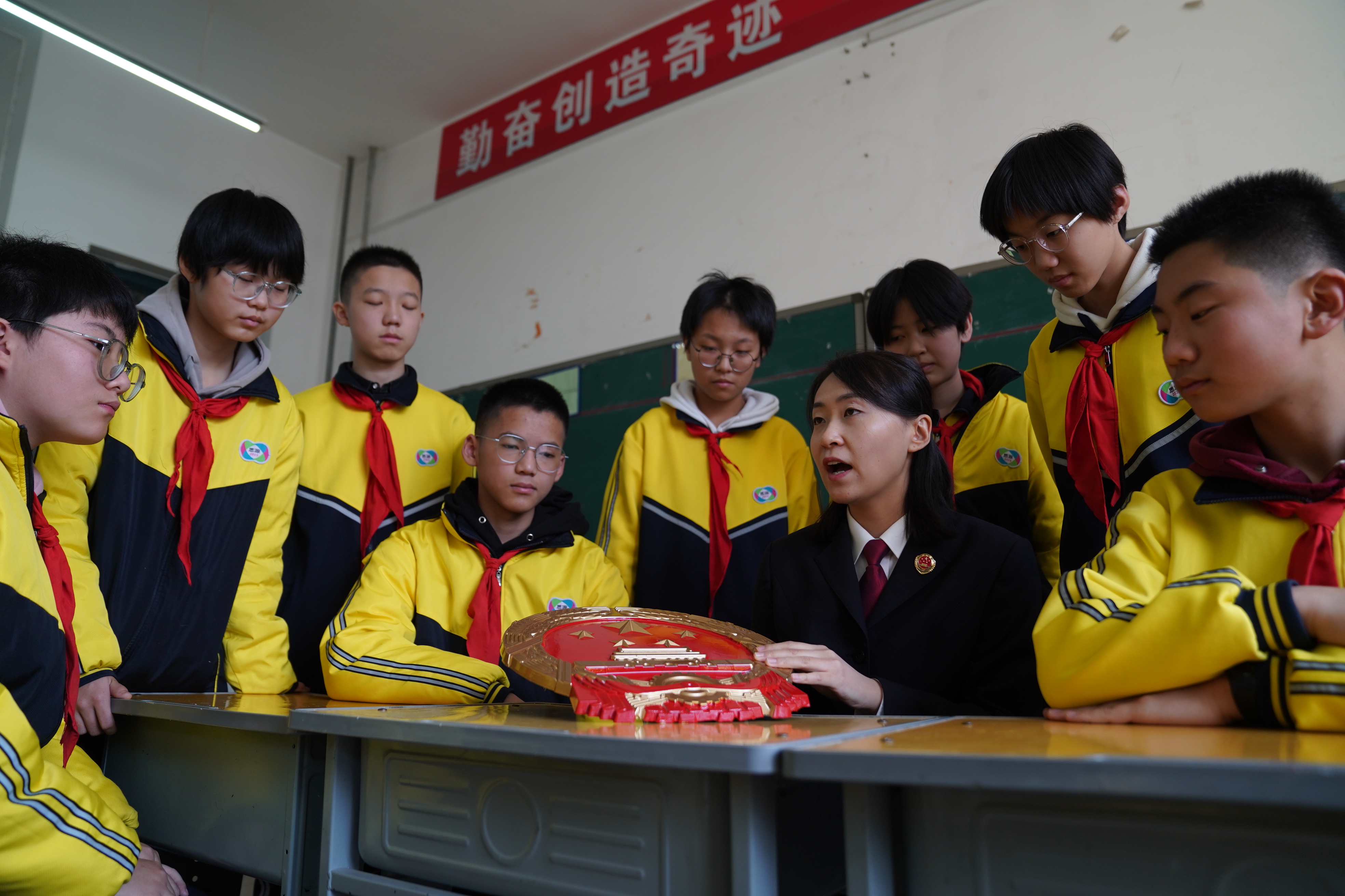 河北邢台：宪法宣传面对面 法律服务零距离_fororder_1.JPG