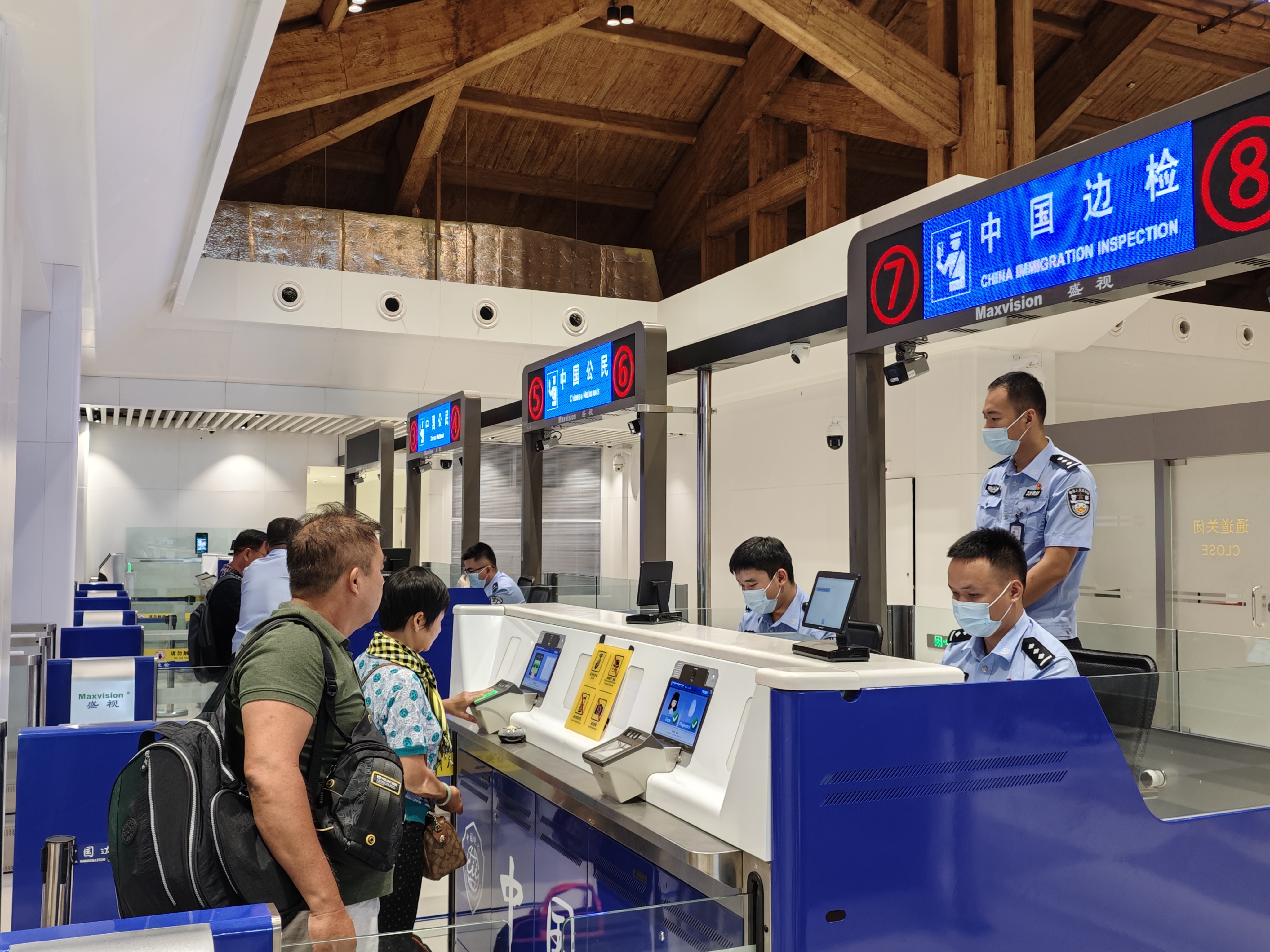 元旦假期海南全省出入境客流量达1.46万余人次_fororder_2c925c668c9c8c89018cc4c04f850a13