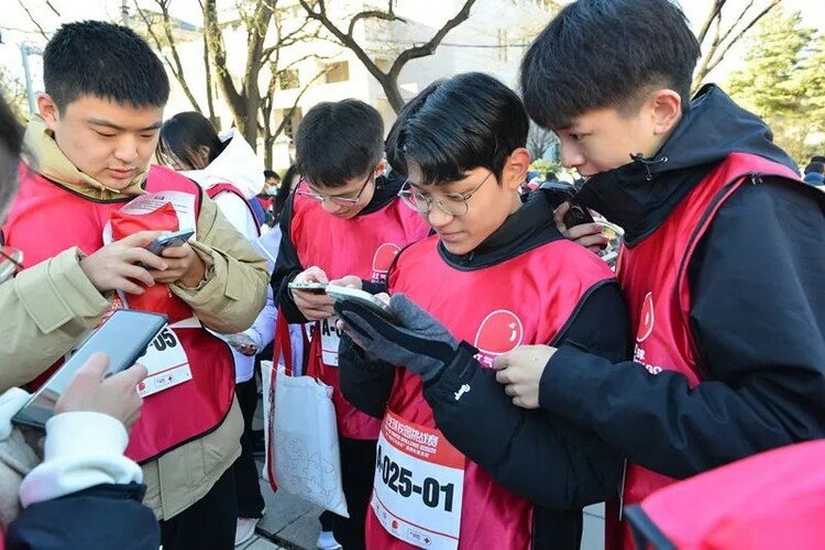 红气球挑战赛（校园站）暨“世界艾滋病日”燕园科普活动在北京大学举行_fororder_防艾知识问答