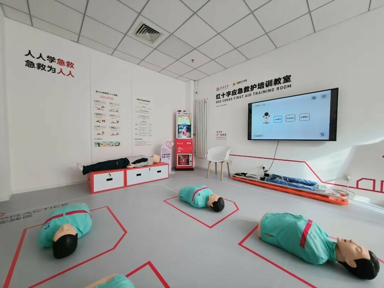 红气球挑战赛（校园站）暨“世界艾滋病日”燕园科普活动在北京大学举行_fororder_培训教室