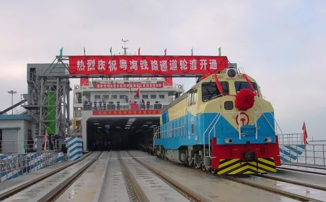 30岁的海南，戴着这条“铁项链”惊艳世界