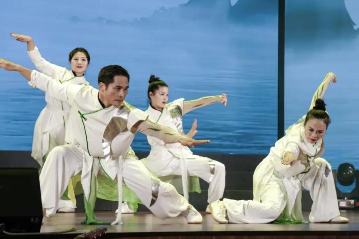金东区举办全民艺术普及颁奖晚会_fororder_1732062799477227524_720px