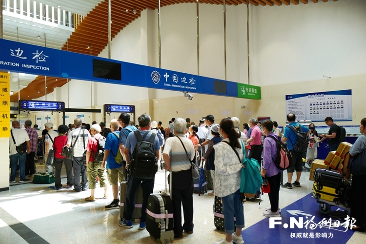 福马“小三通”航线出入境人数破百万