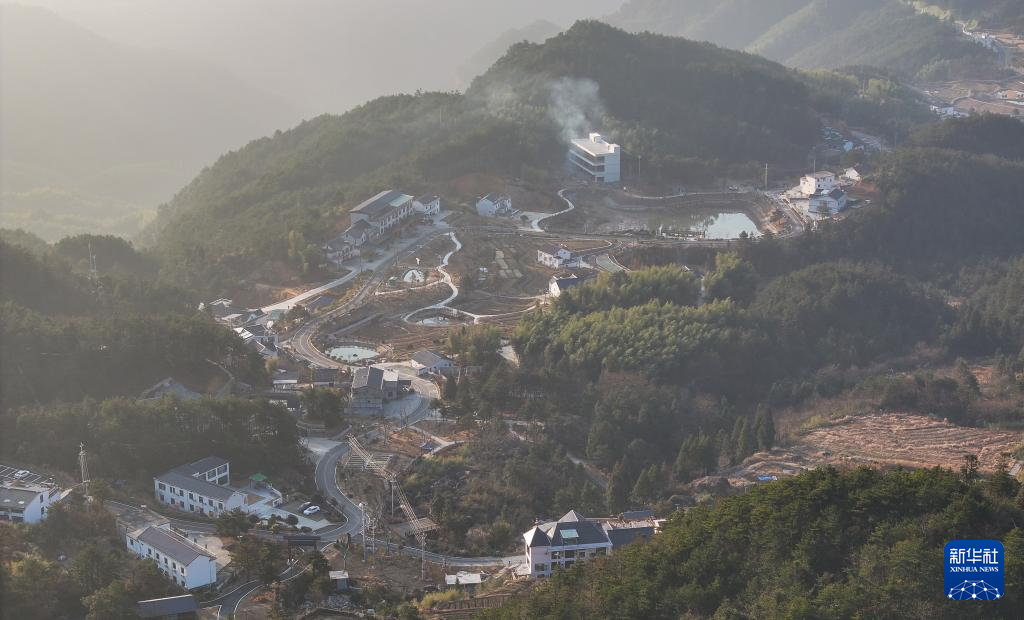 “冰雪+民宿”点燃冬季南方山村旅游新业态