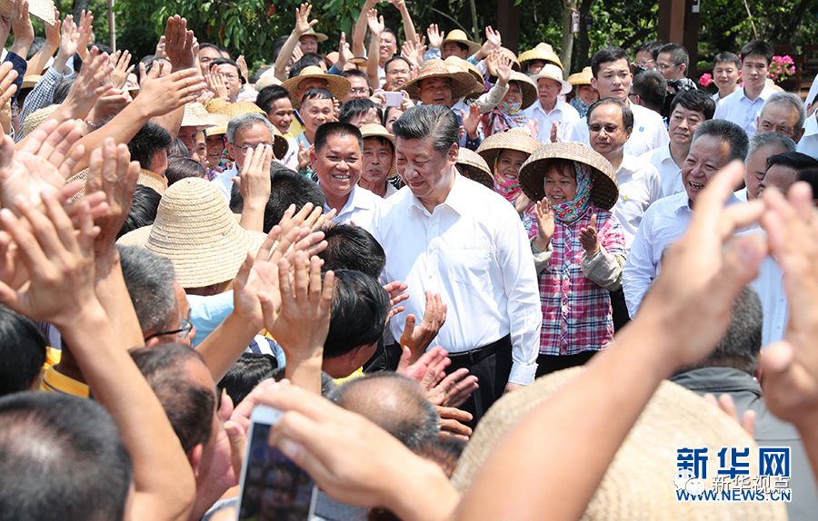 昨晚《新闻联播》中的这一幕，让无数网友为之动容…