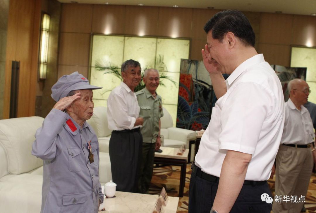 昨晚《新闻联播》中的这一幕，让无数网友为之动容…