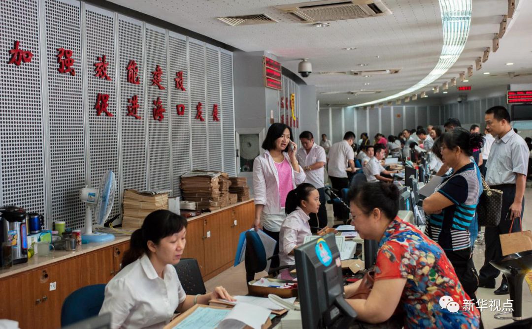 昨晚《新闻联播》中的这一幕，让无数网友为之动容…