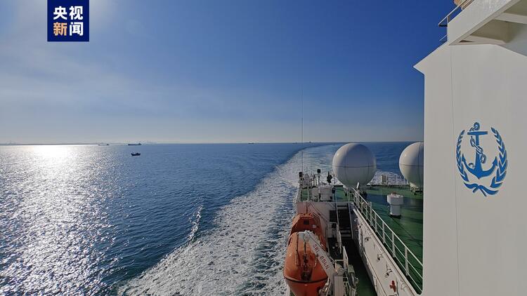 “海巡03”轮圆满完成环海南岛水域巡航执法任务