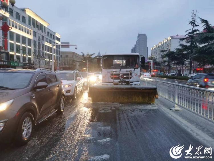 寒潮来袭！济宁市城市管理局全力应对冰雪天气 保障市民出行安全