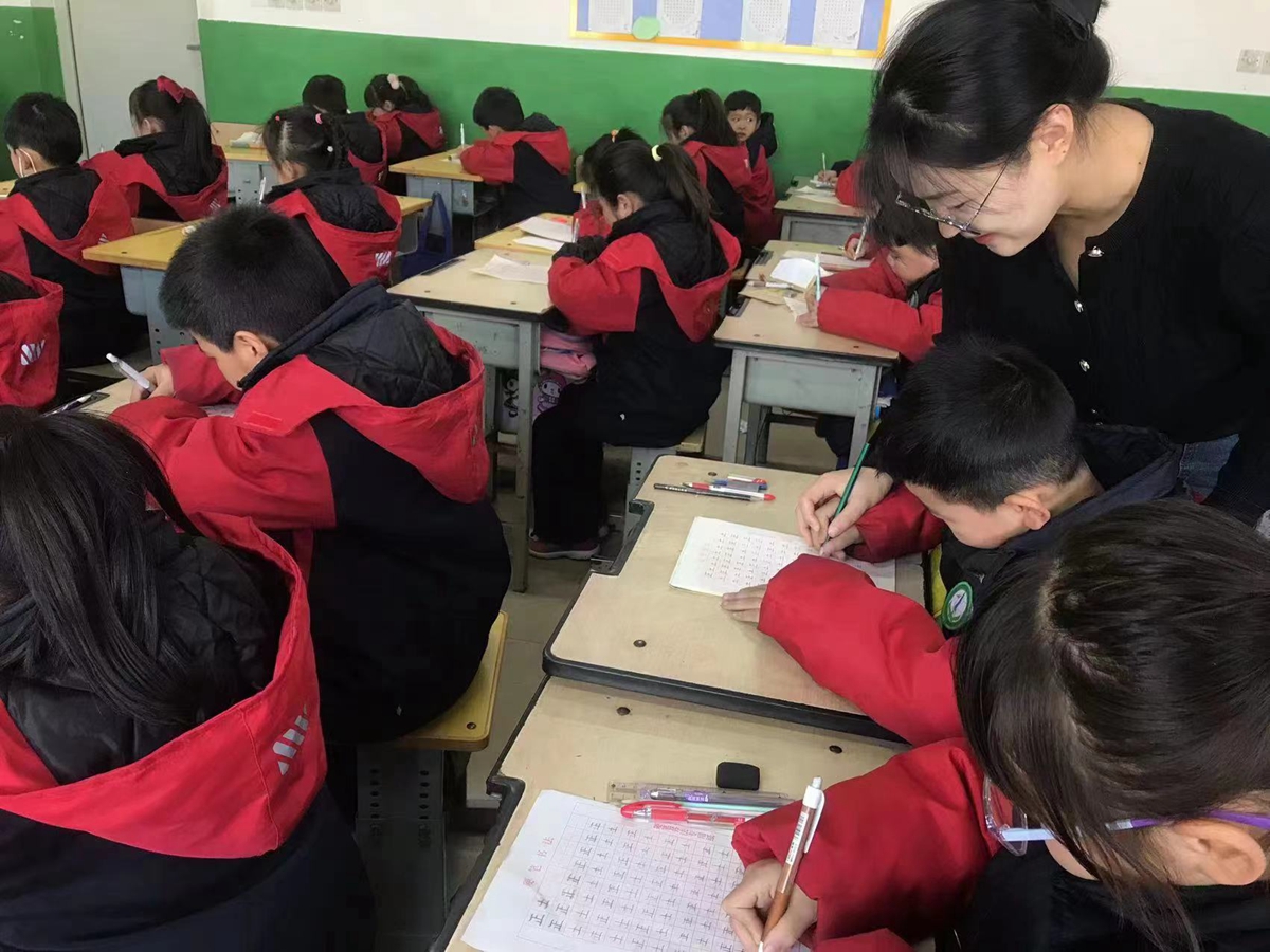 保定市满城区：传承中华经典 书写美丽人生_fororder_满城区神星镇市头村学校举行硬笔书法展示活动 摄影 顾春起