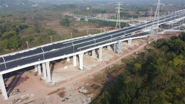 重庆两江新区：六横线跨御临河大桥全桥合拢 预计明年通车_fororder_图片1
